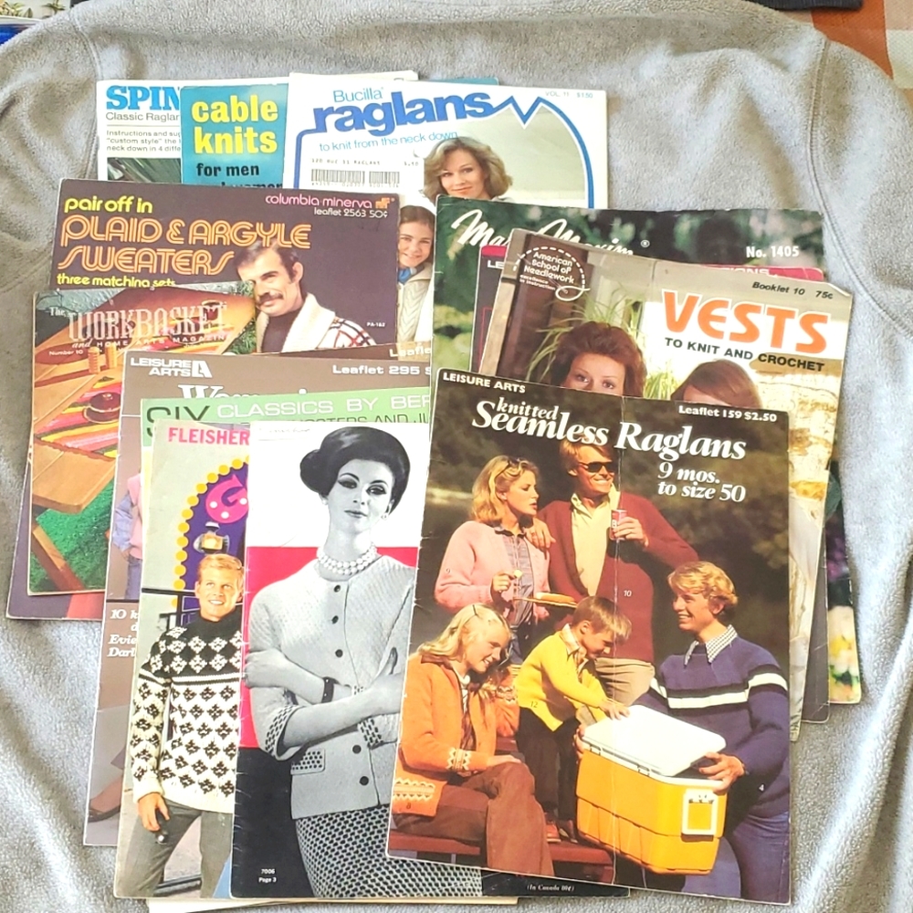 Vintage, 17 Knitting Booklets, Pamphlets Bundle